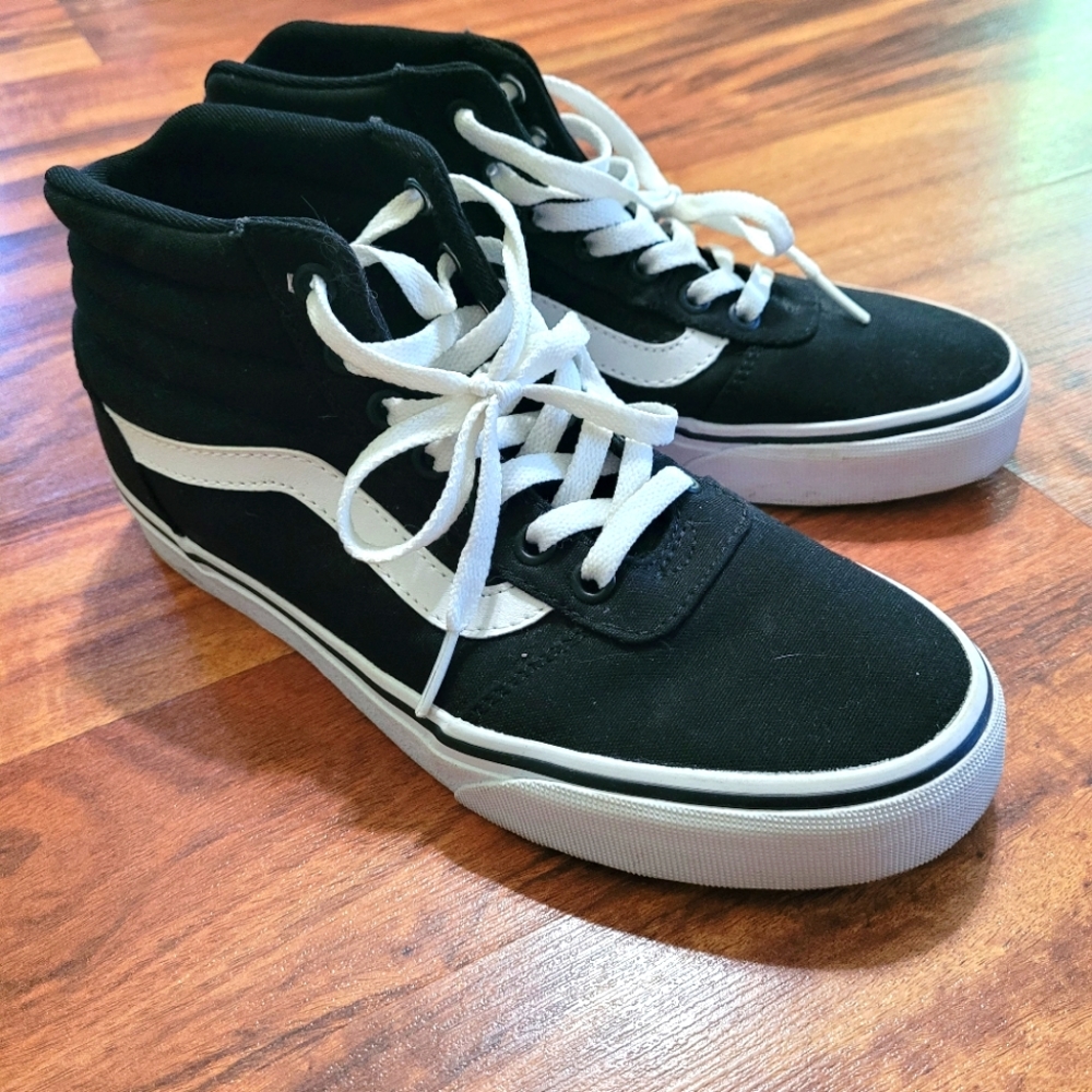 Womens high top Vans size 7.5